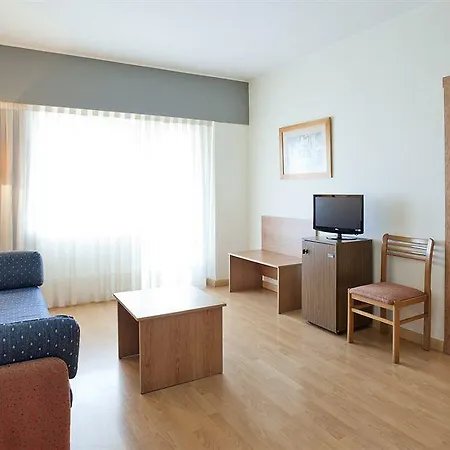 Szálloda Ilunion Romareda 4*