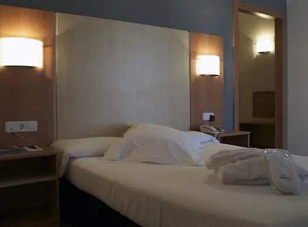 Szálloda Ilunion Romareda 4*