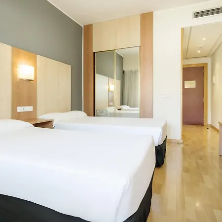 Ilunion Romareda Hotel 4*