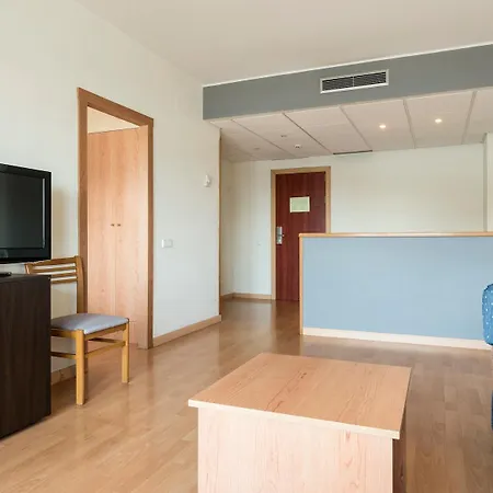 Hotel Ilunion Romareda 4*