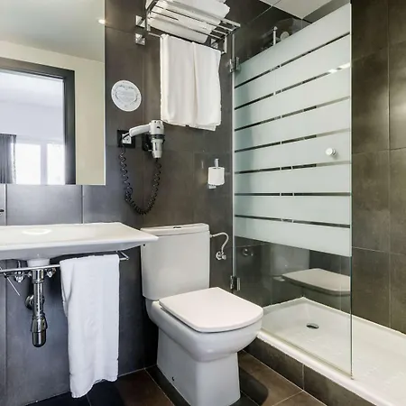 Hotel Ilunion Romareda 4*