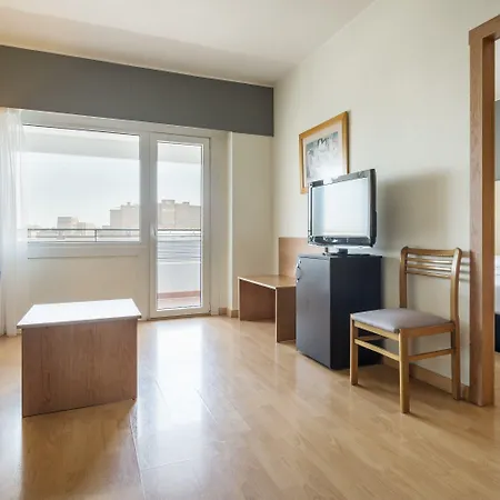 Otel Ilunion Romareda 4*