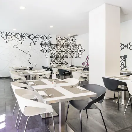 Ilunion Romareda Otel