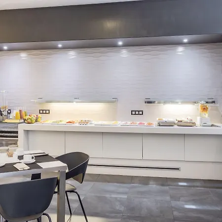 Ilunion Romareda Otel