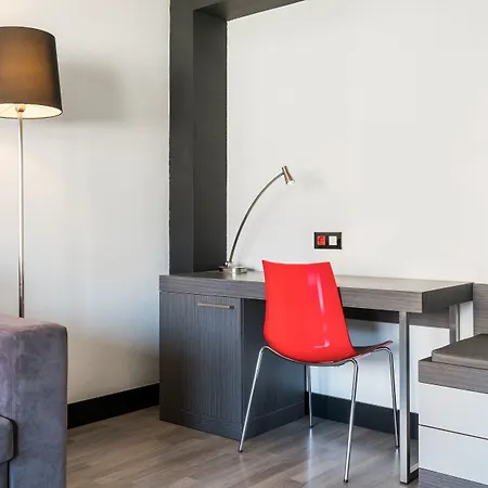 Otel Ilunion Romareda 4*