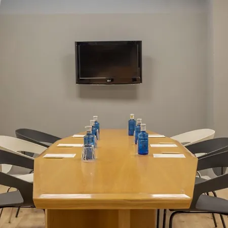 Szálloda Ilunion Romareda 4*