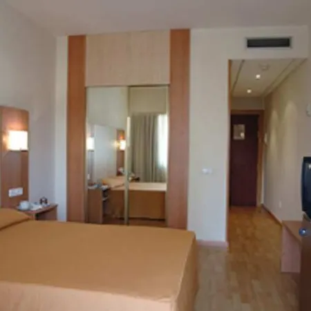 Otel Ilunion Romareda