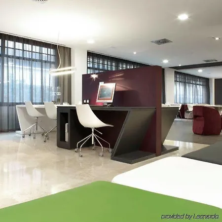 Hotel Ilunion Romareda