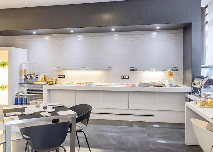 Ilunion Romareda ホテル