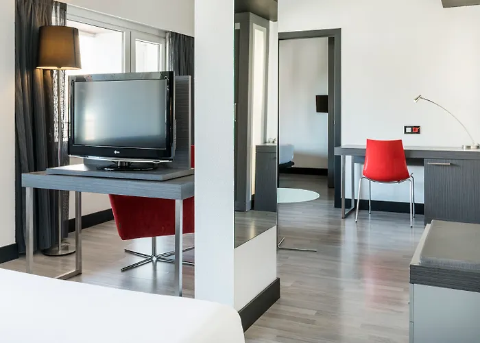 ホテル Ilunion Romareda 4*