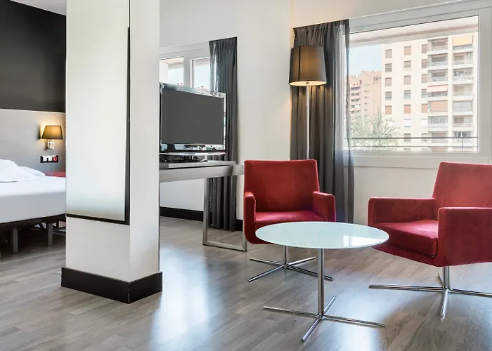 Hotel Ilunion Romareda 4*