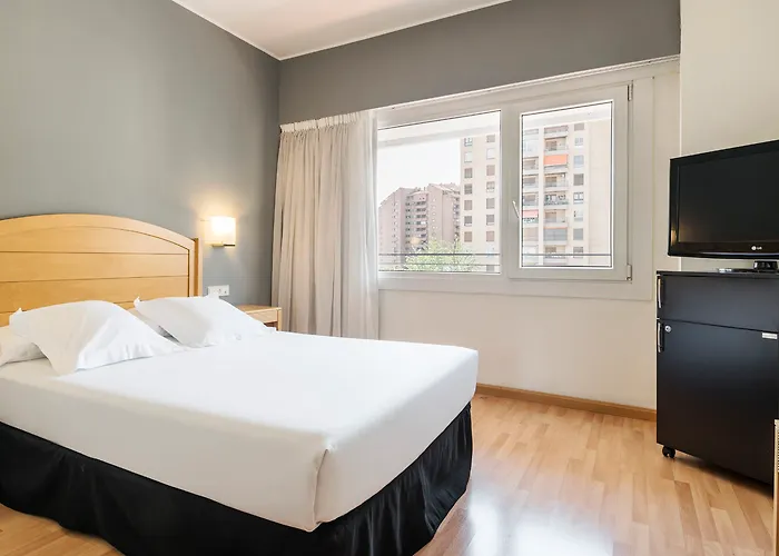 Ilunion Romareda ホテル